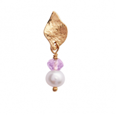 ILE DE L'AMOUR WITH PEARL AND LIGHT AMETHYST EARRING GOLD / Stine A 